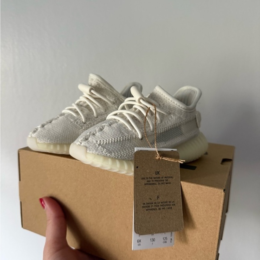 Adidas Yeezy Boost 350 V2 Infants in Cream White